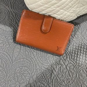 🌸SALE🌸AUTHENTIC LOUIS VUITTON EPI LEATHER WALLET
